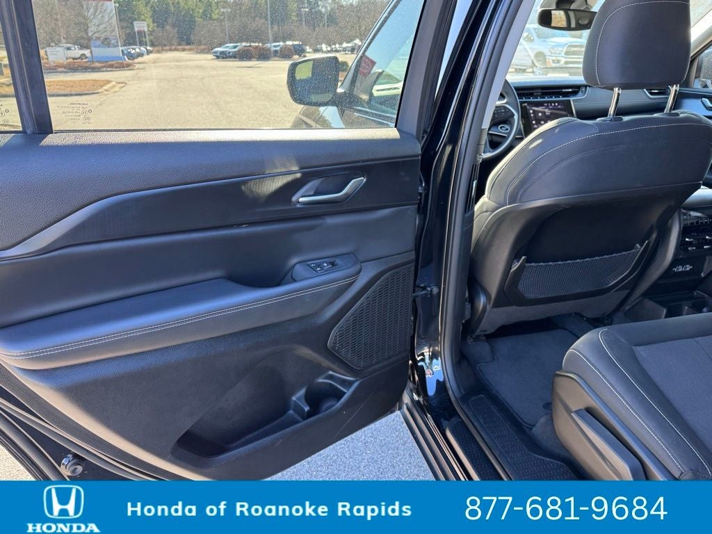 2023 Jeep Grand Cherokee L Laredo